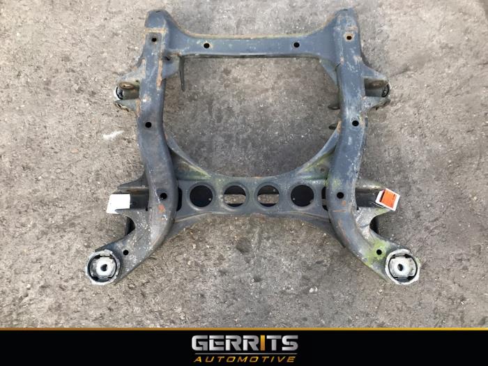 Subframe van een Volkswagen Touareg (7LA/7L6) 3.0 TDI V6 24V 2005