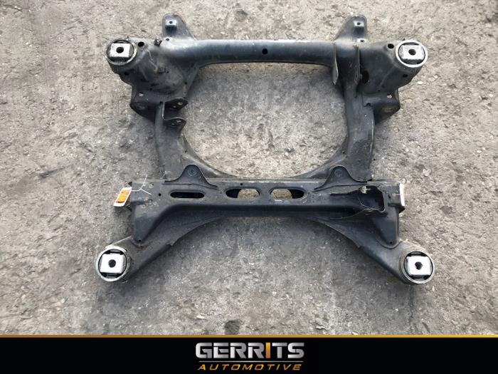 Subframe van een Volkswagen Touareg (7LA/7L6) 3.0 TDI V6 24V 2005