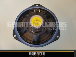 Gebruikte Speaker Fiat 500X (334) 1.4 Multi Air 16V Prijs € 21,98 Margeregeling aangeboden door Gerrits Automotive