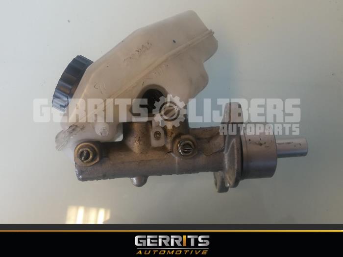 Gebruikte Hoofdremcilinder Opel Tigra Twin Top 1.8 16V Prijs € 21,98 Margeregeling aangeboden door Gerrits Automotive BV