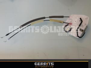 Gebruikte Deurslot Mechaniek 4Deurs links-achter Mazda CX-3 (DJ/DK) 2.0 SkyActiv-G 120 2WD Prijs € 36,30 Margeregeling aangeboden door Gerrits Automotive BV