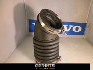 Gebruikte Aanzuigslang Lucht Volvo V40 (MV) 1.6 T2 GTDi 16V Prijs € 24,99 Margeregeling aangeboden door Gerrits Automotive BV