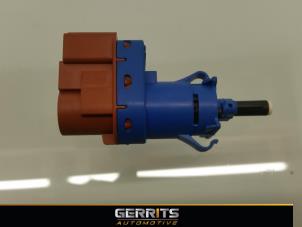 Gebruikte Remlicht Schakelaar Opel Combo 1.6 CDTI 16V Prijs € 26,60 Inclusief btw aangeboden door Gerrits Automotive BV