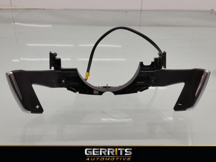 Gebruikte Schakelflipper set Peugeot 208 I (CA/CC/CK/CL) 1.4 HDi Prijs € 69,99 Margeregeling aangeboden door Gerrits Automotive BV