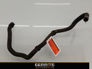 Gebruikte Koelwaterslang Peugeot 208 I (CA/CC/CK/CL) 1.4 HDi Prijs € 25,30 Margeregeling aangeboden door Gerrits Automotive BV