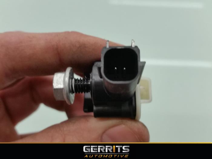 Airbag Sensor van een Opel Astra K Sports Tourer 1.6 CDTI 110 16V 2017