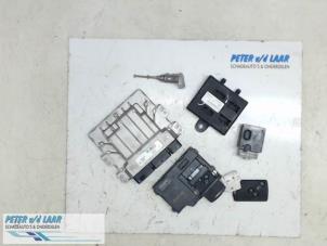 Gebruikte Computer Motormanagement Renault Clio IV (5R) 1.2 TCE 16V GT EDC Prijs € 300,00 Margeregeling aangeboden door Autodemontage van de Laar