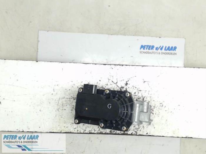 Gebruikte Gasklephuis Renault Clio IV (5R) 1.2 TCE 16V GT EDC Prijs € 50,00 Margeregeling aangeboden door Autodemontage van de Laar