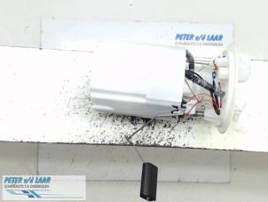 Gebruikte Benzinepomp Renault Twingo III (AH) 1.0 SCe 70 12V Prijs € 100,00 Margeregeling aangeboden door Autodemontage van de Laar