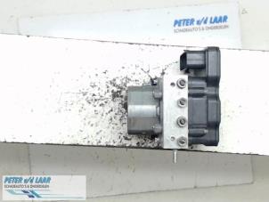 Gebruikte ABS Pomp Renault Twingo III (AH) 1.0 SCe 70 12V Prijs € 200,00 Margeregeling aangeboden door Autodemontage van de Laar