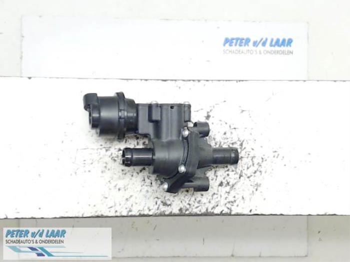Gebruikte Waterpomp Renault Twingo III (AH) 1.0 SCe 70 12V Prijs € 40,00 Margeregeling aangeboden door Autodemontage van de Laar