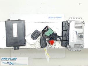 Gebruikte Computer Motormanagement Renault Twingo III (AH) 1.0 SCe 70 12V Prijs € 350,00 Margeregeling aangeboden door Autodemontage van de Laar