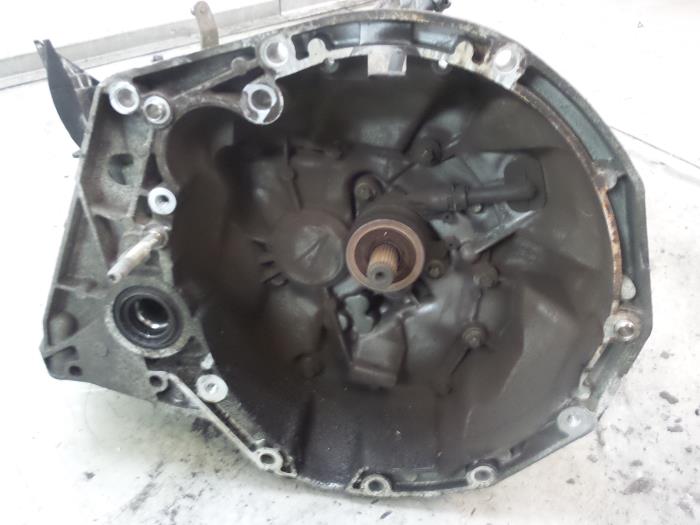 Gebruikte Versnellingsbak Renault Laguna II Grandtour (KG) 2.0 16V Prijs € 600,00 Margeregeling aangeboden door Autodemontage van de Laar