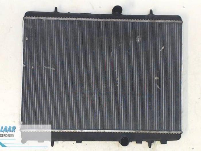 Gebruikte Radiateur Peugeot 307 SW (3H) 1.6 HDiF 110 16V Prijs € 35,00 Margeregeling aangeboden door Autodemontage van de Laar