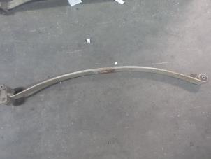 Gebruikte Bladveer achter Mercedes Sprinter 2t (901/902) 211 CDI 16V Prijs € 100,00 Margeregeling aangeboden door Autodemontage van de Laar