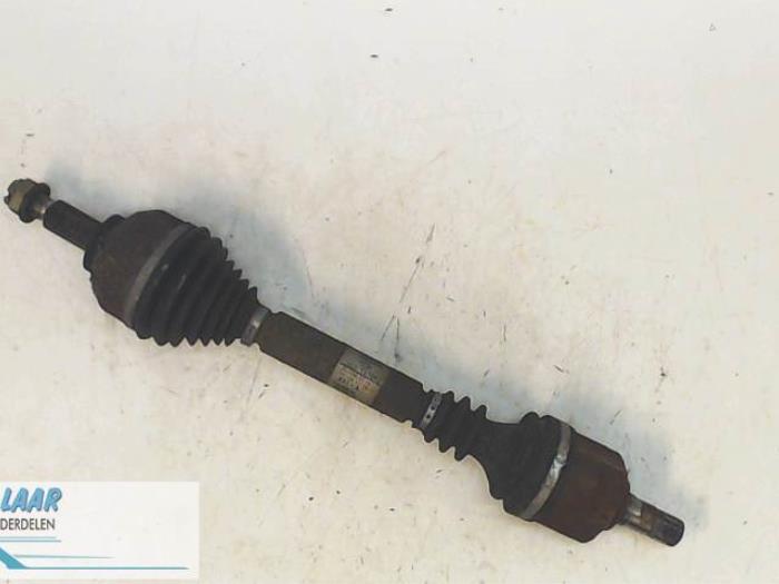 Gebruikte Aandrijfas links-voor Renault Espace (JK) 3.5 V6 24V Phase II Prijs € 50,00 Margeregeling aangeboden door Autodemontage van de Laar