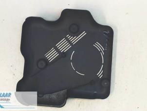 Gebruikte Beschermplaat bodem Renault Trafic Passenger (1JL/2JL/3JL/4JL) 1.6 dCi 95 Prijs op aanvraag aangeboden door Autodemontage van de Laar