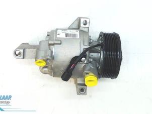 Gebruikte Aircopomp Renault Twingo III (AH) 1.0 SCe 70 12V Prijs € 225,00 Margeregeling aangeboden door Autodemontage van de Laar