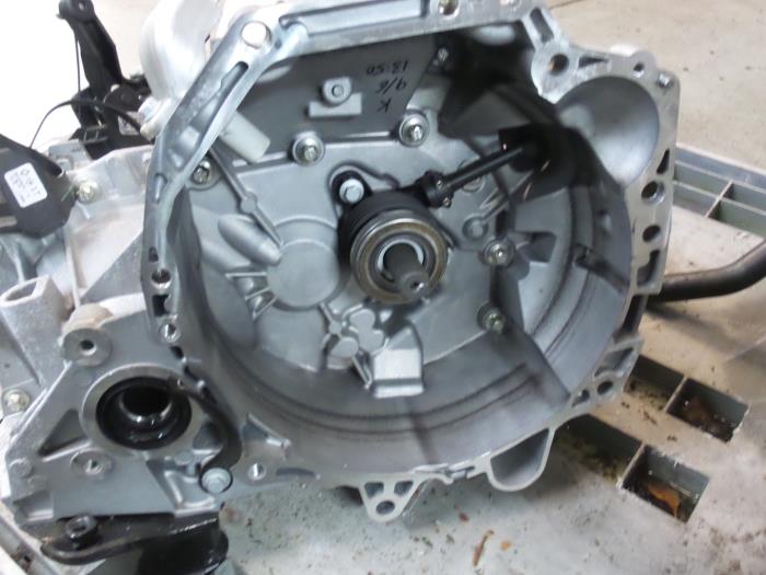Gebruikte Versnellingsbak Nissan Micra (K14) 1.0 12V Prijs € 750,00 Margeregeling aangeboden door Autodemontage van de Laar