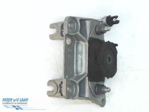 Gebruikte Motorsteun Renault Twingo III (AH) 1.0 SCe 70 12V Prijs € 50,00 Margeregeling aangeboden door Autodemontage van de Laar