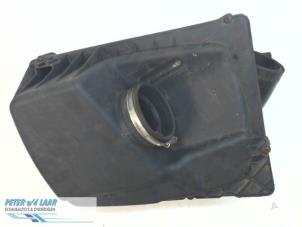 Gebruikte Luchtfilterhuis Opel Zafira Mk.II (M75) 1.7 CDTI 16V Prijs € 40,00 Margeregeling aangeboden door Autodemontage van de Laar
