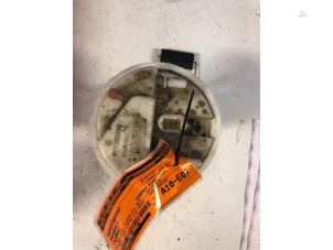 Gebruikte Benzinepomp Renault Twingo (C06) 1.2 Van Prijs € 35,00 Margeregeling aangeboden door Autodemontage van de Laar