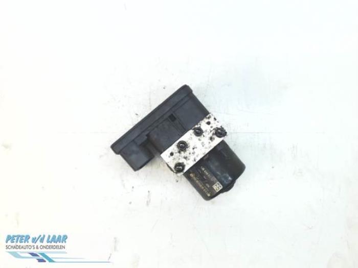 Gebruikte ABS Pomp Audi A3 (8L1) 1.6 Prijs € 140,00 Margeregeling aangeboden door Autodemontage van de Laar