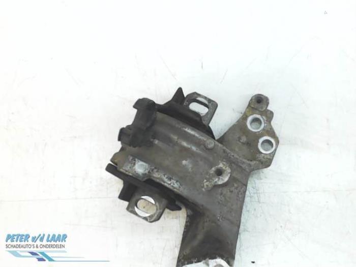 Gebruikte Motorrubber Peugeot 407 SW (6E) 2.0 HDiF 16V Prijs € 30,00 Margeregeling aangeboden door Autodemontage van de Laar