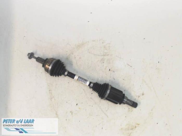 Gebruikte Aandrijfas links-achter Smart Forfour (453) 1.0 12V Prijs € 150,00 Margeregeling aangeboden door Autodemontage van de Laar
