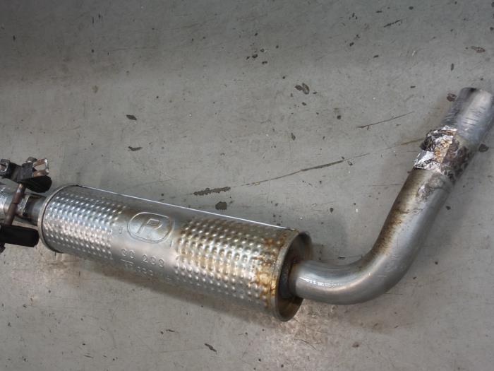 Gebruikte Uitlaat Middendemper Volkswagen Golf IV (1J1) 1.6 16V Prijs € 35,00 Margeregeling aangeboden door Autodemontage van de Laar