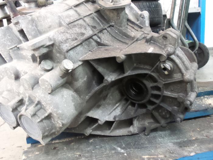 Gebruikte Versnellingsbak Mitsubishi Colt (Z2/Z3) 1.3 16V Prijs € 350,00 Margeregeling aangeboden door Autodemontage van de Laar