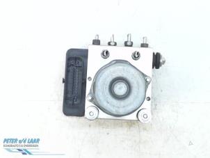 Gebruikte ABS Pomp Renault Twingo III (AH) 1.0 SCe 70 12V Prijs € 200,00 Margeregeling aangeboden door Autodemontage van de Laar