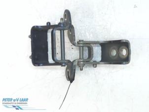 Gebruikte Scharnier deur rechts-achter Nissan Micra (K14) 1.0 12V Prijs € 50,00 Margeregeling aangeboden door Autodemontage van de Laar