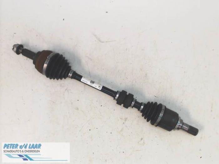 Gebruikte Aandrijfas links-voor Nissan Micra (K14) 1.0 12V Prijs € 150,00 Margeregeling aangeboden door Autodemontage van de Laar