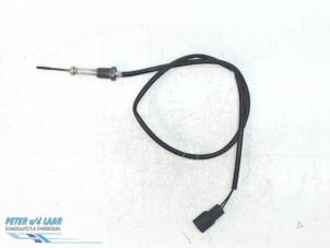 Gebruikte Uitlaat temperatuursensor Renault Master III (EV/HV/UV/VA/VB/VD/VF/VG/VJ) 2.3 dCi 170 16V Prijs € 80,00 Margeregeling aangeboden door Autodemontage van de Laar