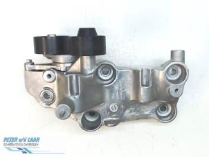 Gebruikte Steun (diversen) Renault Master III (EV/HV/UV/VA/VB/VD/VF/VG/VJ) 2.3 dCi 170 16V Prijs op aanvraag aangeboden door Autodemontage van de Laar