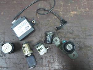 Gebruikte Contactslot + computer Fiat Palio Weekend (178D) 1.2 MPI Fire Prijs € 30,00 Margeregeling aangeboden door Autodemontage van de Laar