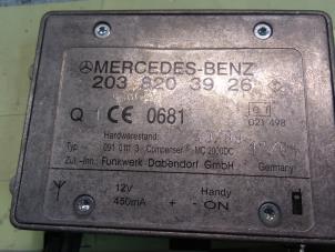 Gebruikte Antenne Versterker Mercedes C Combi (S203) Prijs op aanvraag aangeboden door Autodemontage van de Laar