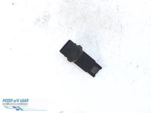 Gebruikte Luchtmassameter Mercedes C Combi (S203) Prijs op aanvraag aangeboden door Autodemontage van de Laar