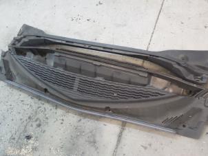 Gebruikte Paravent Renault Modus/Grand Modus (JP) 1.2 16V Eco Prijs € 75,00 Margeregeling aangeboden door Autodemontage van de Laar