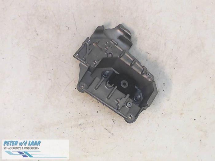 Gebruikte Motorsteun Renault Clio III (BR/CR) 1.5 dCi 75 FAP Prijs € 35,00 Margeregeling aangeboden door Autodemontage van de Laar