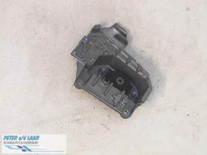 Gebruikte Motorrubber Renault Clio III (BR/CR) 1.5 dCi 75 FAP Prijs € 35,00 Margeregeling aangeboden door Autodemontage van de Laar