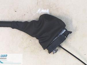 Gebruikte Handremhendel Renault Trafic (1FL/2FL/3FL/4FL) 1.6 dCi 125 Twin Turbo Prijs op aanvraag aangeboden door Autodemontage van de Laar