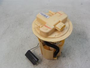 Gebruikte Tank element Pomp Dacia Sandero II 1.5 dCi 90 Prijs € 120,00 Margeregeling aangeboden door Autodemontage van de Laar