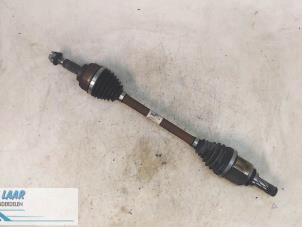 Gebruikte Aandrijfas links-voor Dacia Sandero II 1.5 dCi 90 Prijs € 160,00 Margeregeling aangeboden door Autodemontage van de Laar