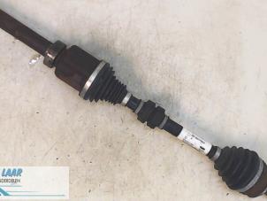 Gebruikte Aandrijfas rechts-voor Renault Kadjar (RFEH) 1.5 Blue dCi Prijs € 181,50 Inclusief btw aangeboden door Autodemontage van de Laar