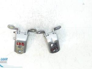 Gebruikte Scharnier deur links-voor Renault Kadjar (RFEH) 1.5 Blue dCi Prijs € 30,00 Margeregeling aangeboden door Peter v.d. Laar Onderdelen
