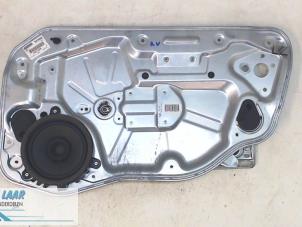 Gebruikte Ruitmechaniek 4Deurs rechts-voor Volvo V50 (MW) 1.6 D 16V Prijs € 35,00 Margeregeling aangeboden door Autodemontage van de Laar