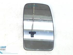 Gebruikte Spiegelglas rechts Nissan Interstar (X70) 2.5 dCi 16V 100 Prijs op aanvraag aangeboden door Autodemontage van de Laar