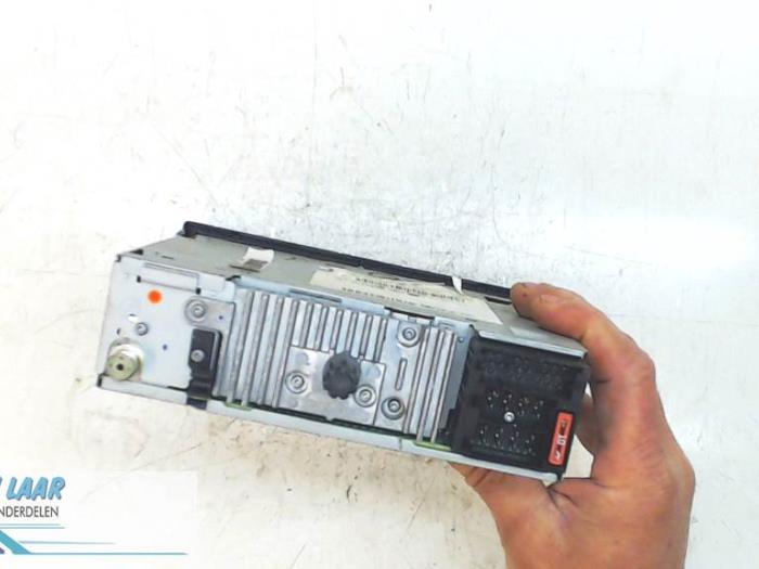 Radio van een Nissan Interstar (X70) 2.5 dCi 16V 100 2008